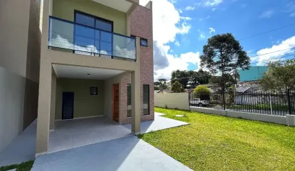 Sobrado com terraço, com 3 quartos sendo 1 suíte - Boa Vista - PR.