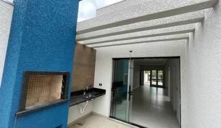 Excelente casa em Itapoá/SC - 3 quartos – 1 suíte - 2 banheiros