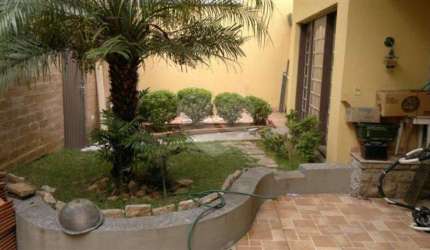 Casa térrea com 3 quartos à venda em Indianópolis - SP