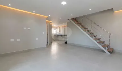Triplex com 3 quartos à venda em Moema - SP