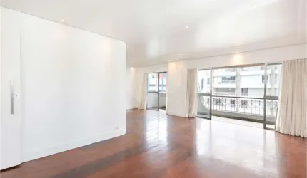 Apartamento com 4 quartos à venda ou para locação em Moema - SP