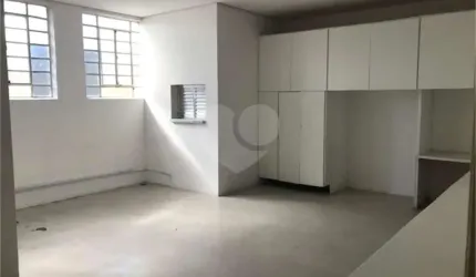 Prédio inteiro à venda ou para locação em Vila Polopoli - SP