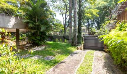 Sobrado com 4 quartos à venda em Alto De Pinheiros - SP