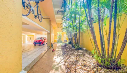 Casa térrea com 4 quartos à venda ou para locação em Butantã - SP