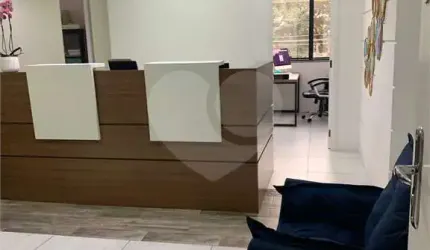 Salas à venda em Alto De Pinheiros - SP