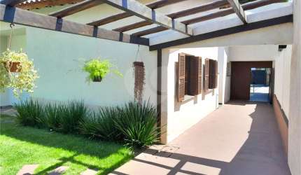 Casa térrea com 3 quartos à venda em Caxingui - SP