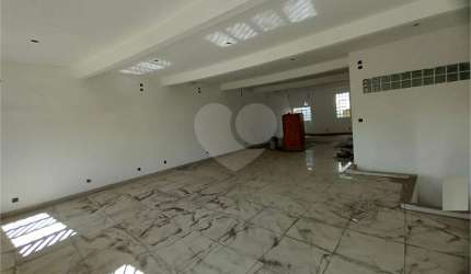 Loja à venda ou para locação em Pinheiros - SP