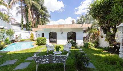 Casa térrea com 4 quartos à venda ou para locação em Alto De Pinheiros - SP