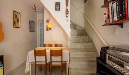 Casa de vila com 2 quartos à venda ou para locação em Alto De Pinheiros - SP
