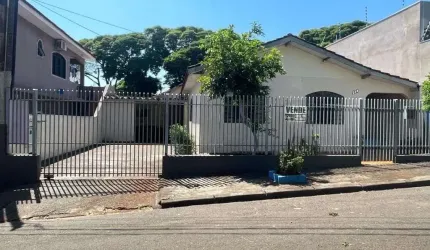 Casa à venda na Vila Esperança, com 3 quartos em Maringá