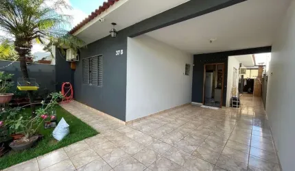 Casa á venda com 1 Suíte + 2 Quartos no Jardim Dias em Maringá