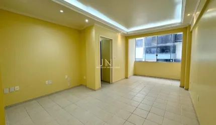 Apartamento com 2 quartos e vaga de garagem no centro de Florianópolis