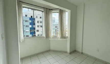 Apartamento Residencial à venda, Centro, Florianópolis - AP0172.