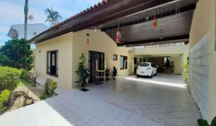 Casa com 6 dormitórios à venda, 405 m² por R$ 2.700.000,00 - Santa Mônica - Florianópolis/SC