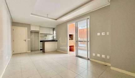 Ótimo apartartamento no bairro do Córrego Grande, com 03 quartos e vaga de garagem.
