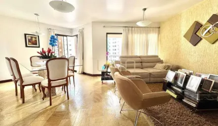 Apartamento amplo no Centro de Florianópolis, próximo a Beira Mar.