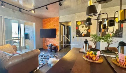 Lindo apartamento de 02 quartos, sacada com churrasqueira e vaga de garagem.