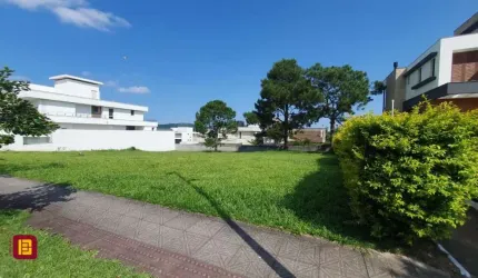 Terreno na lagoa
