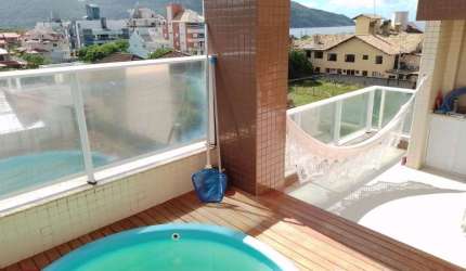 Cobertura à venda 2D(1suíte) 1 vaga, hobby box, na Praia dos Açores, em Floripa