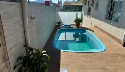 Casa com 3 dormitórios com 112 m² privativos, piscina, no bairro Ipiranga