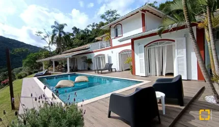 Sítio no Rio Vermelho com Casa Mobiliada e Infraestrutura Completa