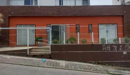 Casa Comercial em Centro