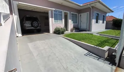 Casa à venda com 3D, 2 banheiros na Praia Comprida, em São José
