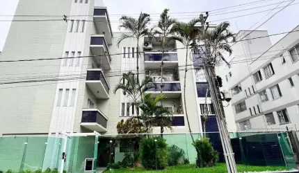 Apartamento 2 dormitórios, 1 suíte, varanda, 1 vaga, na Trindade, Florianópolis