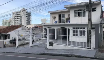 Duas Casas em uma em Barreiros - São José-SC.