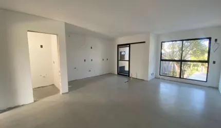 Apartamento de 01 dormitório com sacada e churrasqueira no Campeche em Florianópolis