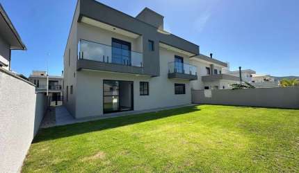 Casa Alto Padrão com 293 m² em condomínio fechado