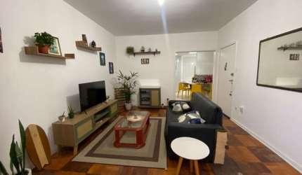Apartamento de 02 dormitórios no centro de Florianópolis