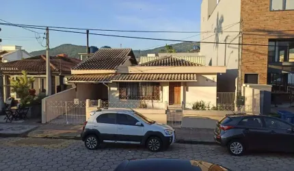 Casa 2 salas, 2 suítes, 1 vaga - Santa Mônica - Florianópolis - SC