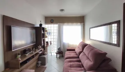 Casa em Condomínio no Bairro Potecas