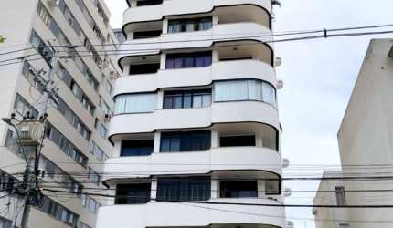 Apartamento  Centro de Florianópolis com 211 m² próximo ao hippo