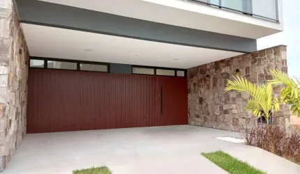 Casa a venda com 216 m² construídos, em condomínio fechado por 1.390.000 em Biguaçu.