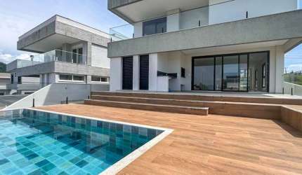 Casa - 3 suítes - Piscina - 4 vagas - Pedra Branca - Palhoça