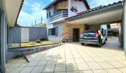 Casa à venda em Peruíbe - SP