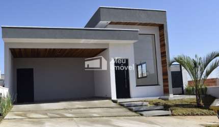 Casa térrea com 3 quartos 1 suítes em condomínio fechado Caçapava