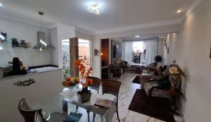 Linda casa com 130m² 2 quartos com suite e closed- Bosque dos Eucaliptos