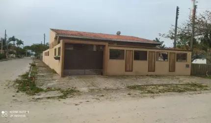 BELÍSSIMA CASA COM PISCINA E PRÓXIMA AO MAR,A VENDA NO BALN.BRASÍLIA/ITAPOÁ