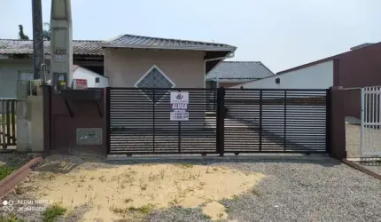 CASA COM PISCINA PARA LOCAÇÃO PÔR DIÁRIA, NO BALNEÁRIO MARILUZ/ ITAPOÁ-SC