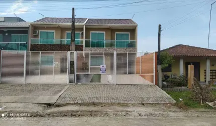 BELÍSSIMO SOBRADO COM PISCINA, PARA LOCAÇÃO PÔR DIÁRIA, EM ITAPOÁ SC