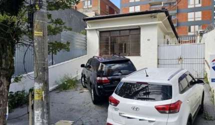 Casa Térrea para Locação em Guarulhos, Centro, 2 banheiros, 7 vagas
