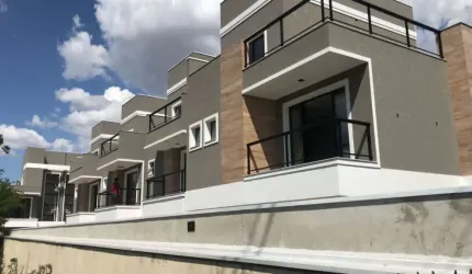 Sobrado à venda no bairro Boqueirão - Curitiba/PR