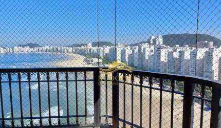 Guarujá Praia das Pitangueiras 3 Suítes + Suíte Empregada 230m² 2 Vagas Vista Mar Serviço de Praia