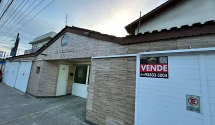 Guarujá Casa em Vilagio 70m² 2 Dormitórios 1 Vaga Piscina Churrasqueira Próximo de comércios