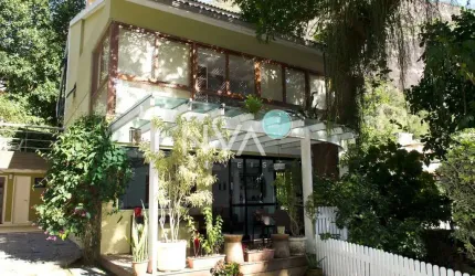 LAGOA | CASA EM MEIO AO VERDE