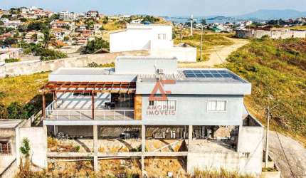 Casa com 3 dormitórios à venda, 250 m² por R$ 750.000,00 - Vinhateiro - São Pedro da Aldeia/RJ