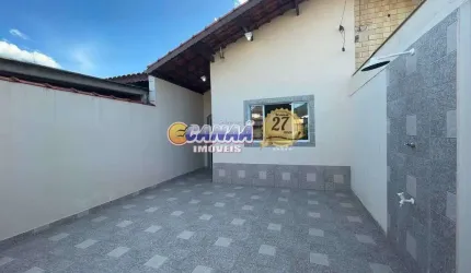 Casa Completa com Área Gourmet e Suíte- Ótima Localização!